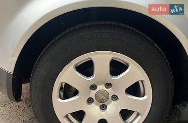 Седан Audi A4 2001 в Днепре