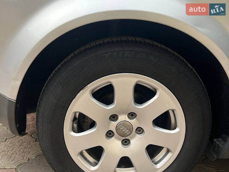 Седан Audi A4 2001 в Днепре