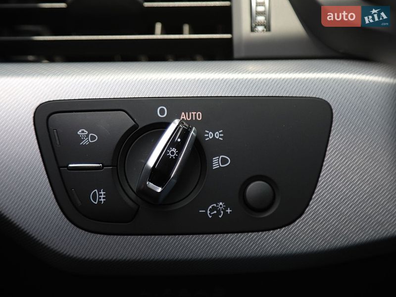 Седан Audi A4 2016 в Харькове