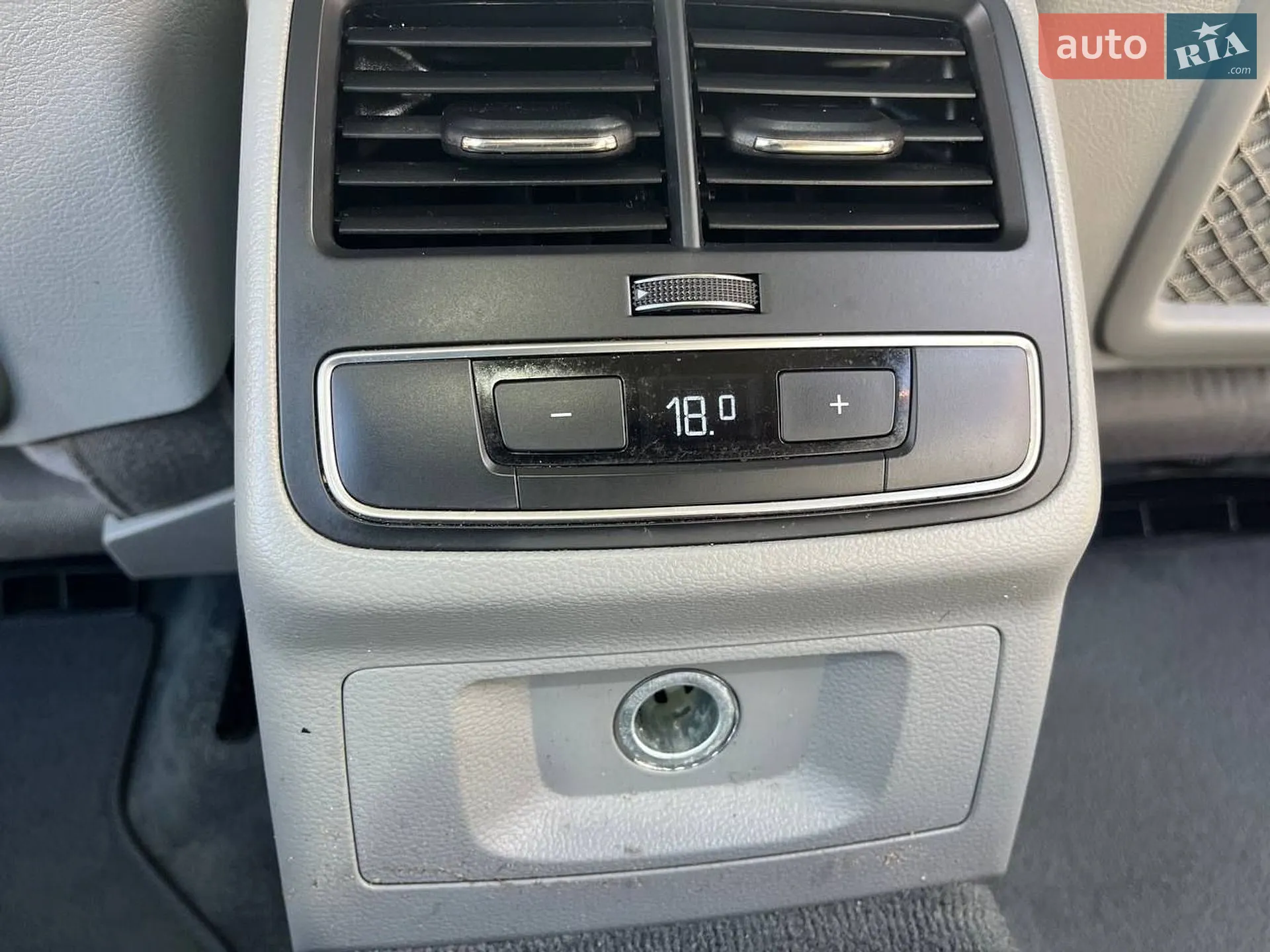2016 Audi A4 - мініатюра 18