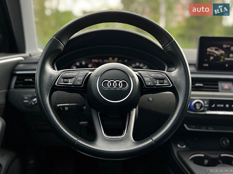 Седан Audi A4 2019 в Львове