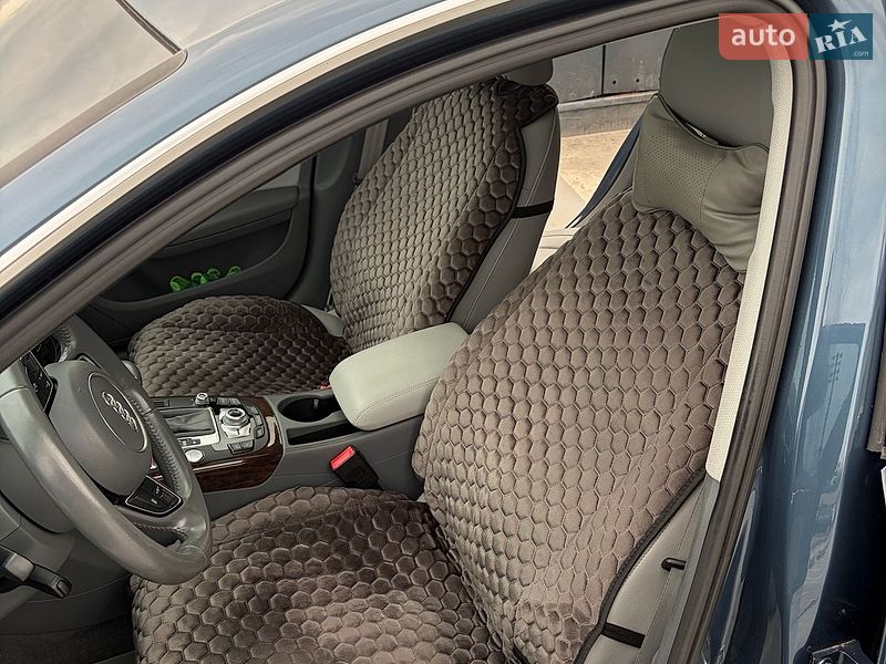 Седан Audi A4 2014 в Киеве