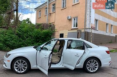 Седан Audi A4 2019 в Житомире