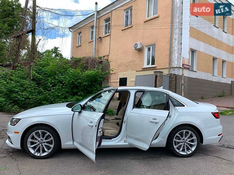 Седан Audi A4 2019 в Житомире