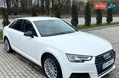 Седан Audi A4 2017 в Львове