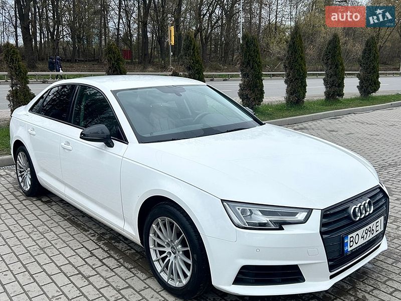 Седан Audi A4 2017 в Львове