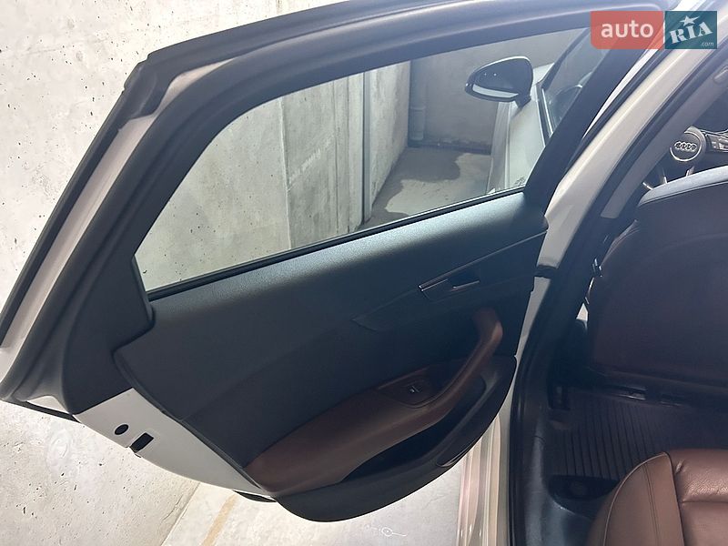 Седан Audi A4 2017 в Львове
