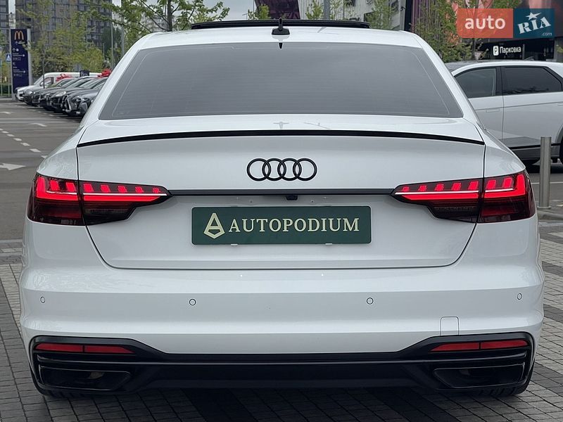Седан Audi A4 2022 в Києві