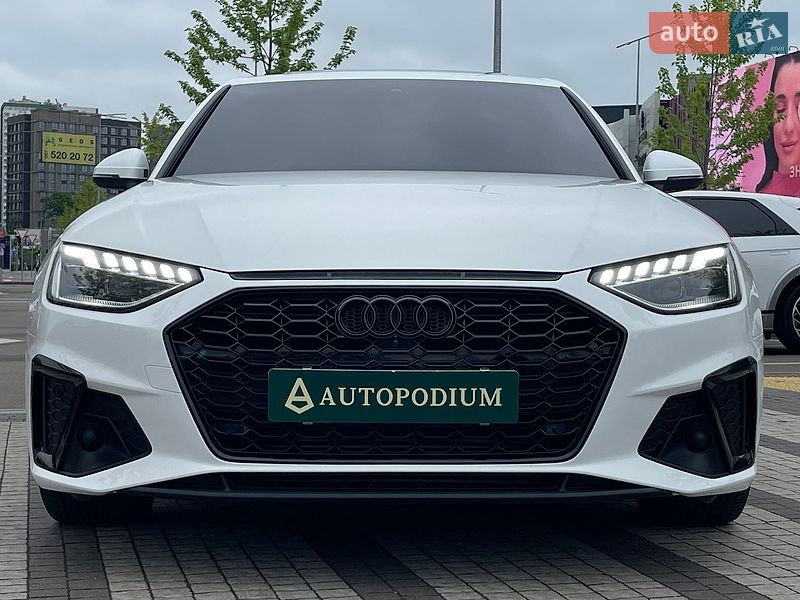 Седан Audi A4 2022 в Києві