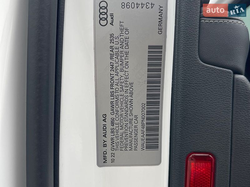 Седан Audi A4 2022 в Києві