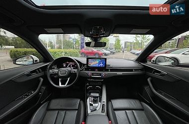 Седан Audi A4 2022 в Києві