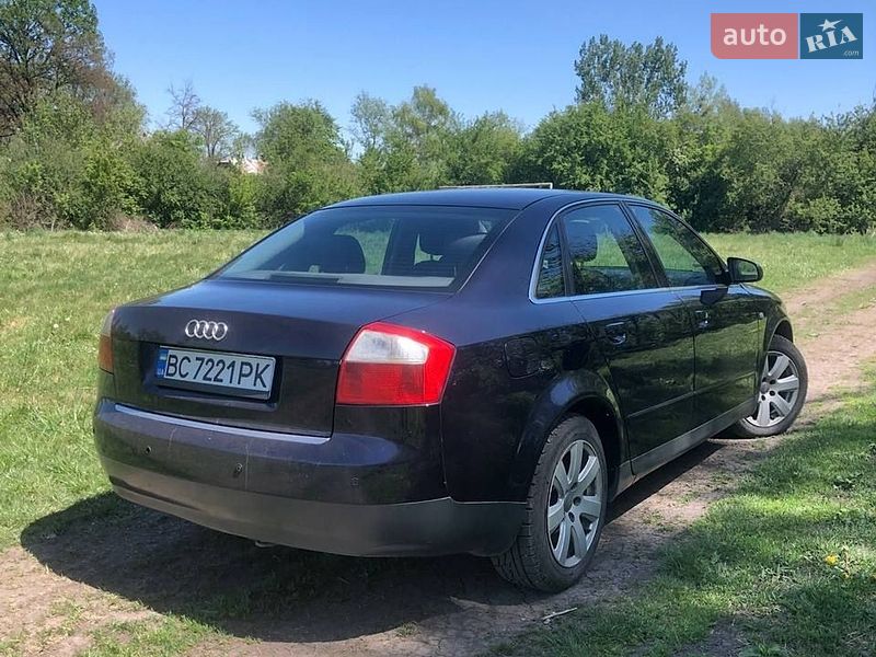 Седан Audi A4 2002 в Глинянах