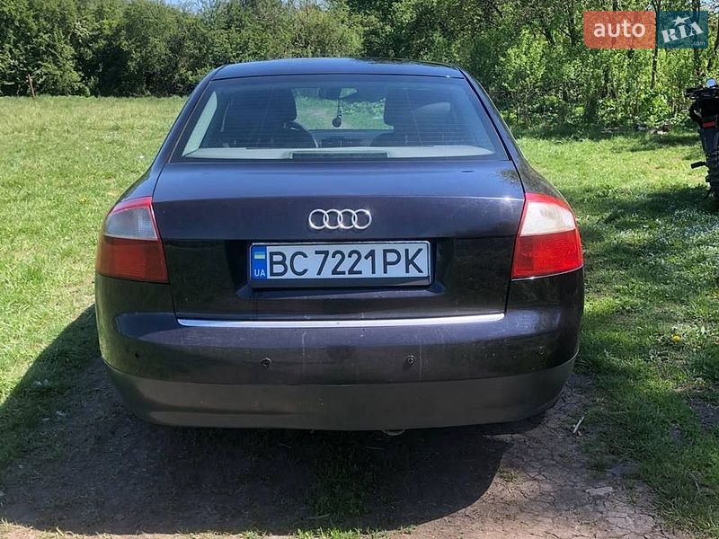 Седан Audi A4 2002 в Глинянах