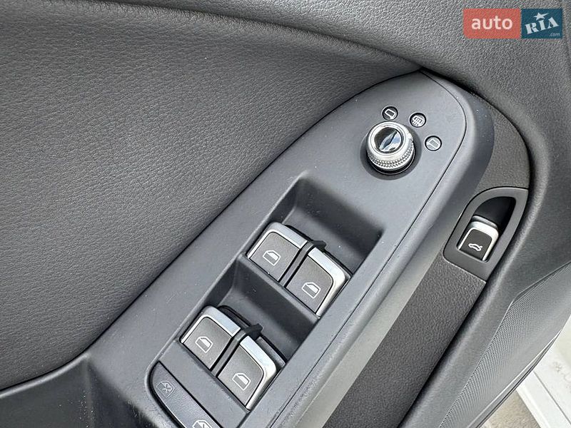 Седан Audi A4 2016 в Киеве