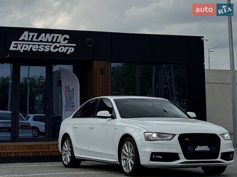 Седан Audi A4 2016 в Киеве