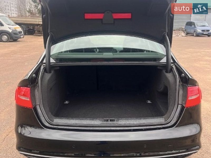 Седан Audi A4 2016 в Львове
