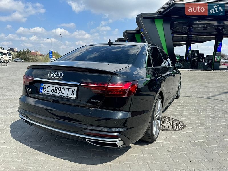 Седан Audi A4 2022 в Львові