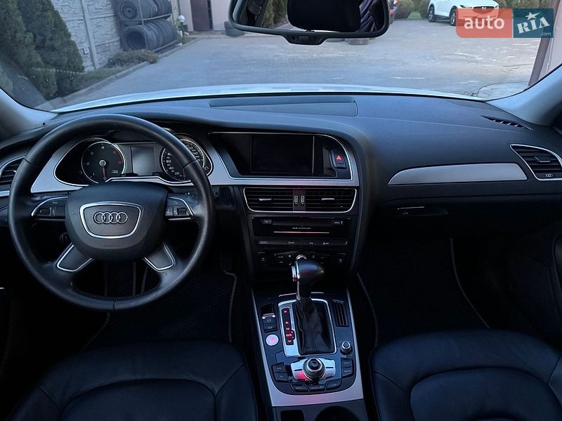 Седан Audi A4 2014 в Львове