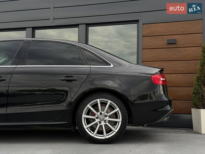 Седан Audi A4 2014 в Рівному