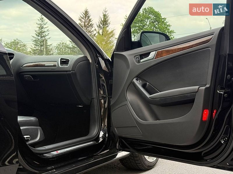 Седан Audi A4 2014 в Рівному