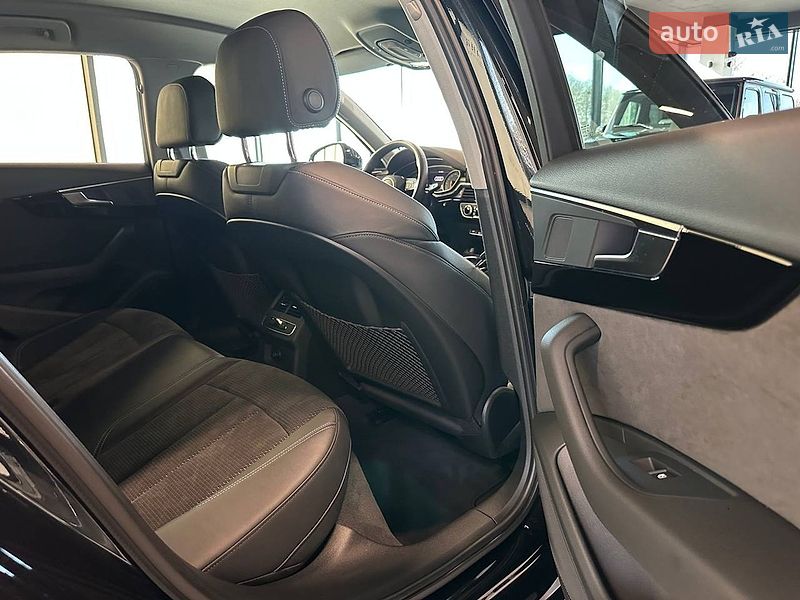 Седан Audi A4 2021 в Львове