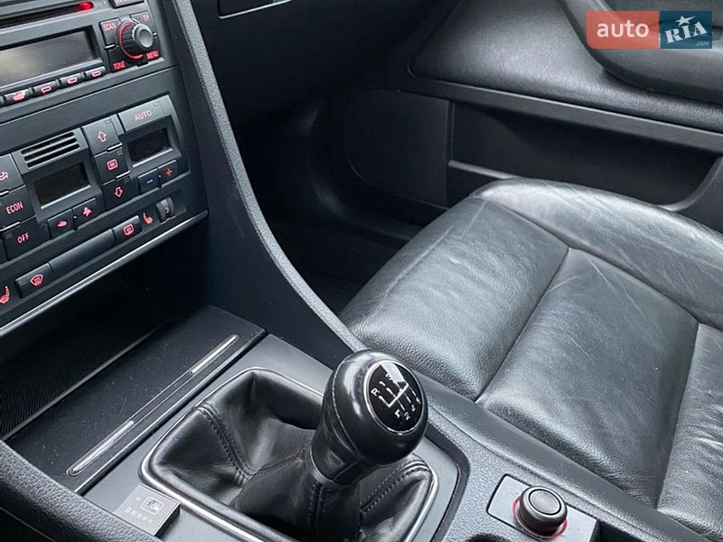 Седан Audi A4 2006 в Городке