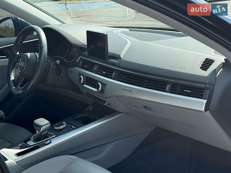 Седан Audi A4 2017 в Луцке