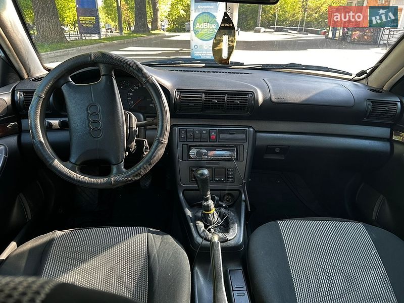 Седан Audi A4 1997 в Хмельницькому