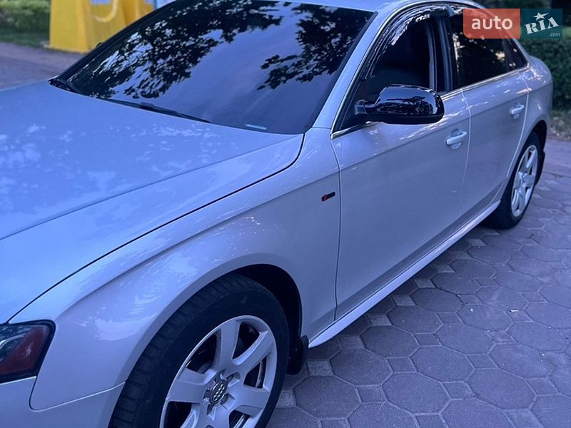 Седан Audi A4 2012 в Киеве