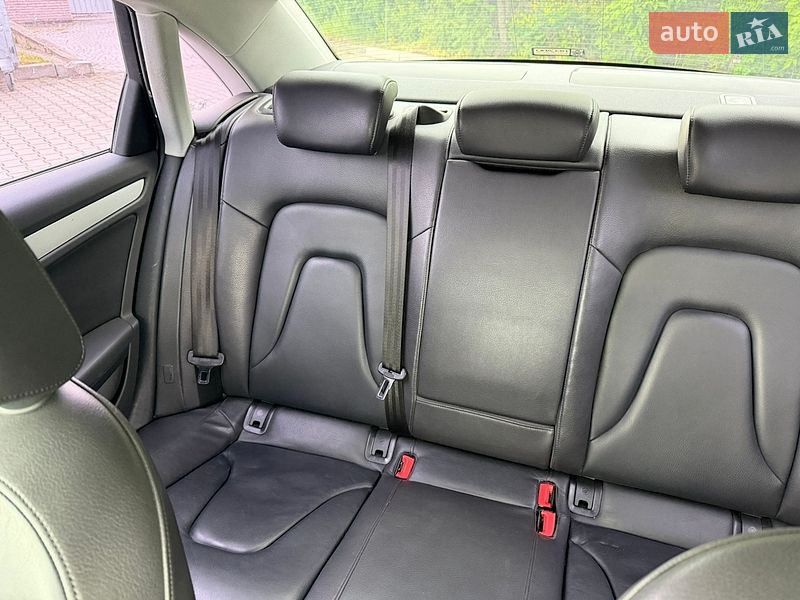 Седан Audi A4 2015 в Хмельницком