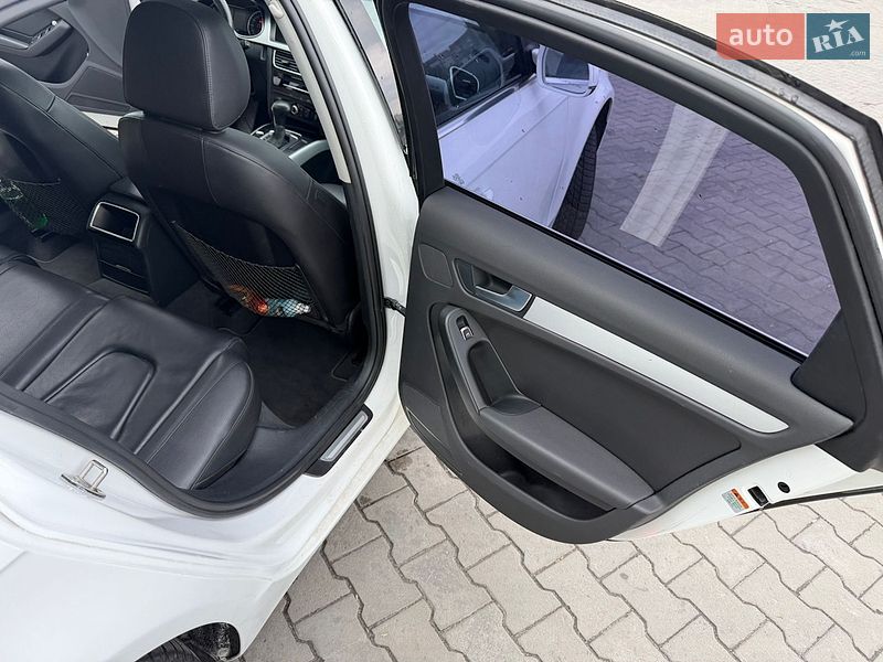 Седан Audi A4 2015 в Хмельницком
