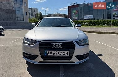 Седан Audi A4 2012 в Киеве