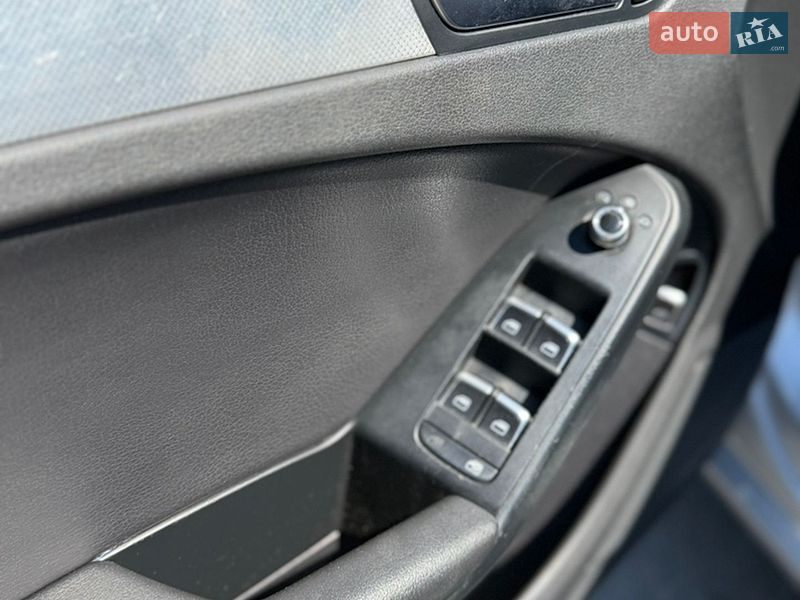 Седан Audi A4 2012 в Киеве