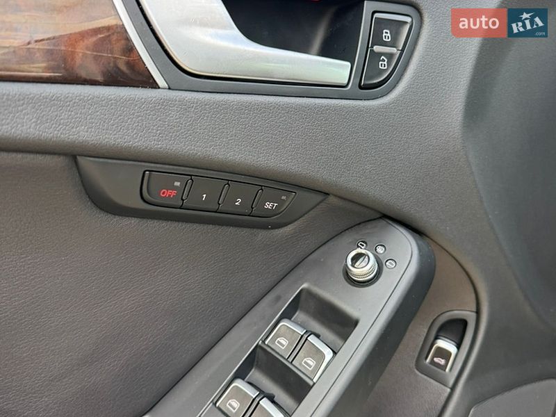 Седан Audi A4 2014 в Львове