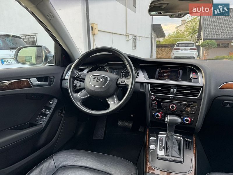 Седан Audi A4 2014 в Львове