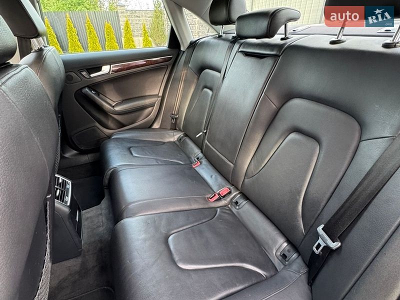 Седан Audi A4 2014 в Львове