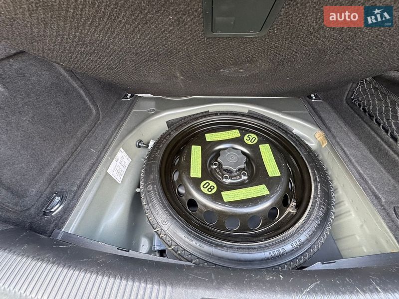 Седан Audi A4 2014 в Львове