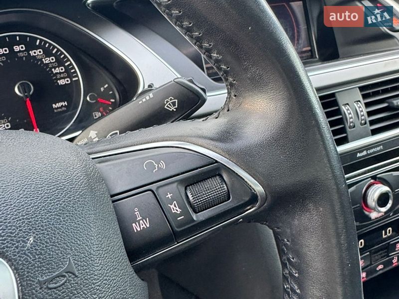 Седан Audi A4 2014 в Львове