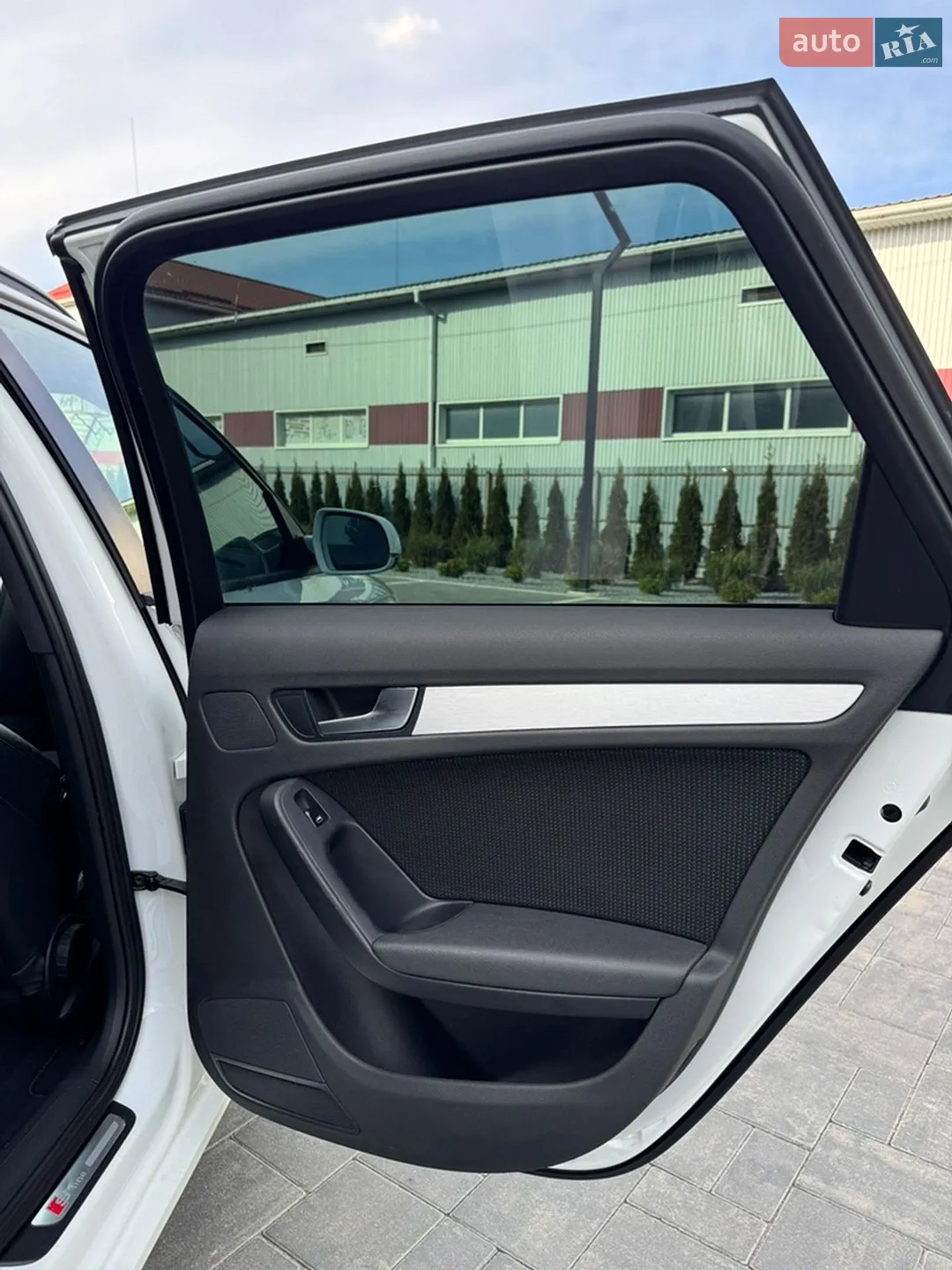 2011 Audi A4 - мініатюра 14