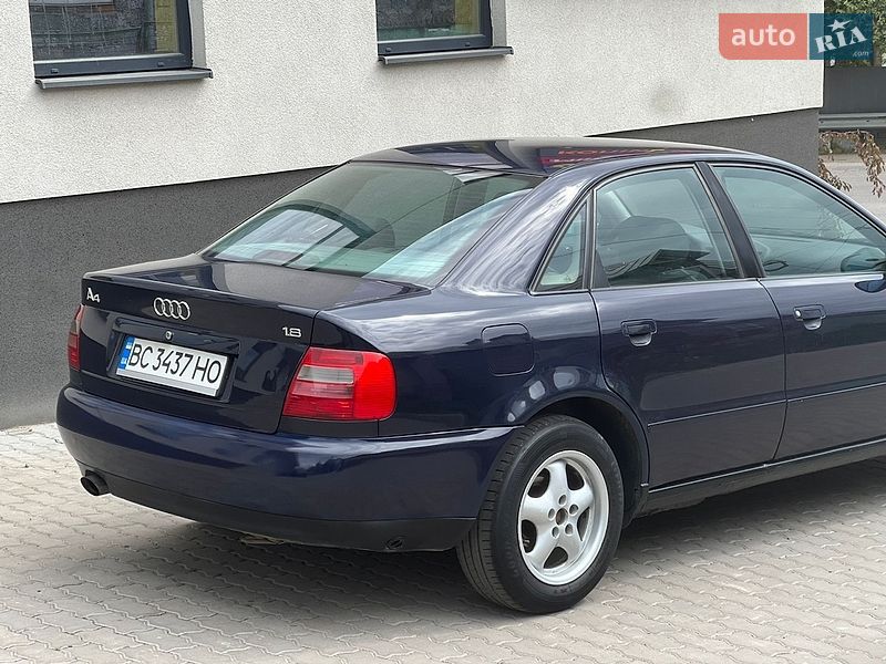 Седан Audi A4 1997 в Львове