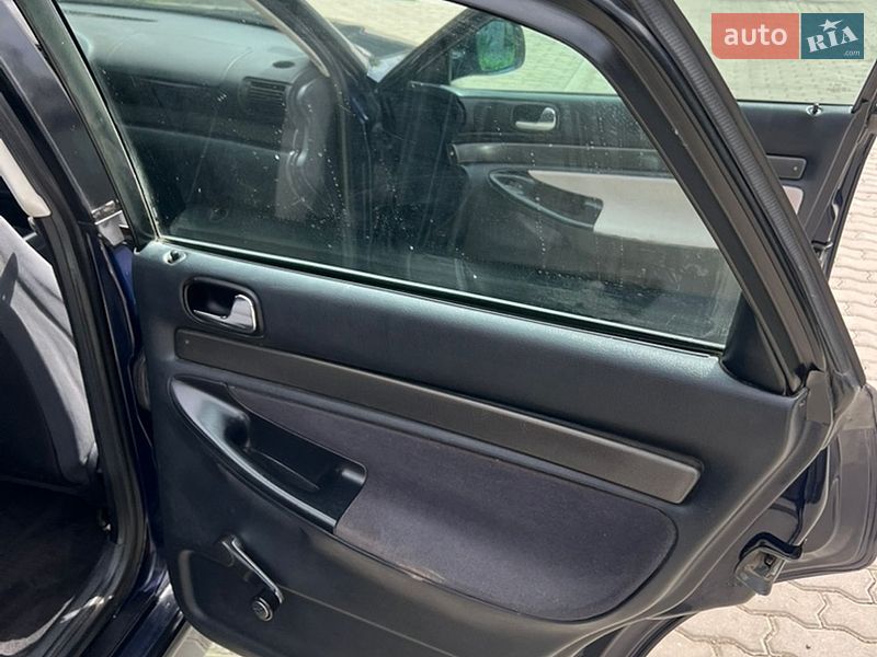Седан Audi A4 1997 в Львове