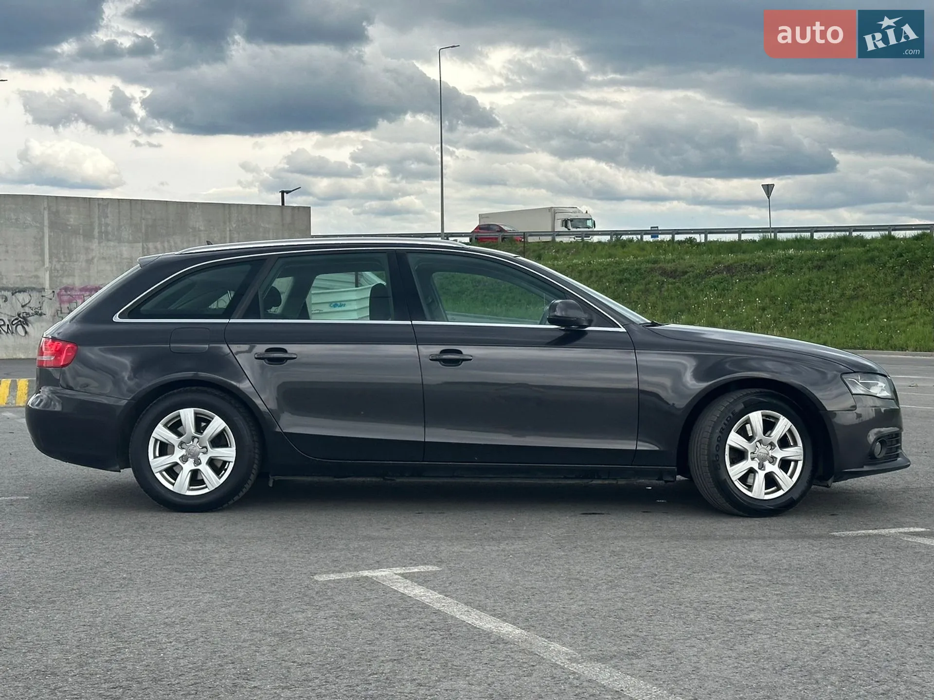 2010 Audi A4 - мініатюра 3