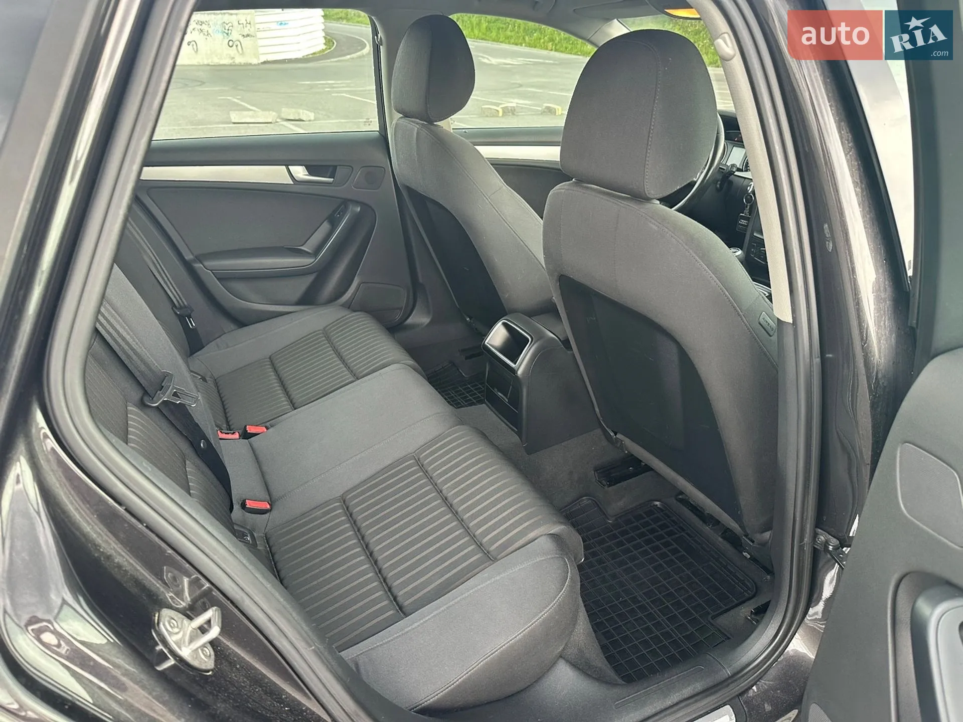 2010 Audi A4 - мініатюра 20
