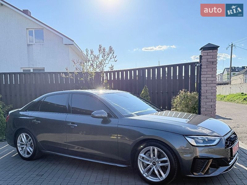 Audi A4 2022