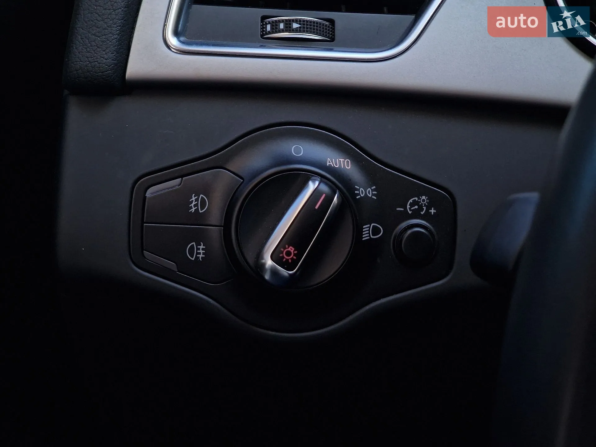 2013 Audi A4 - мініатюра 61