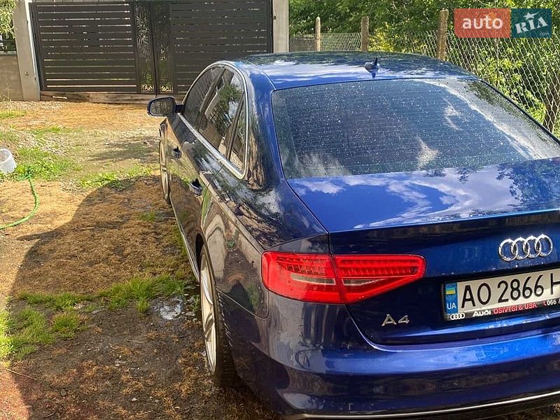 Седан Audi A4 2012 в Виноградове