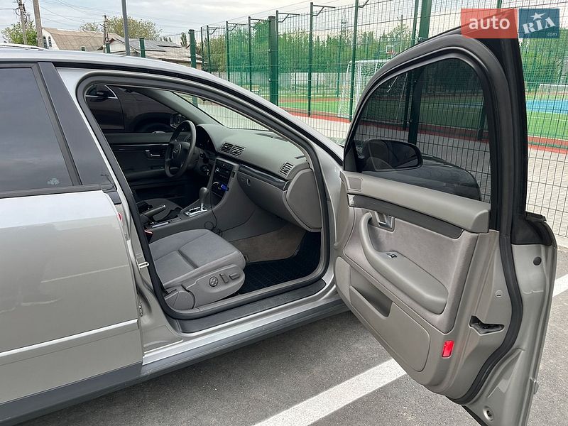 Седан Audi A4 2003 в Киеве