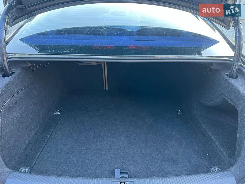 Седан Audi A4 2011 в Сторожинці