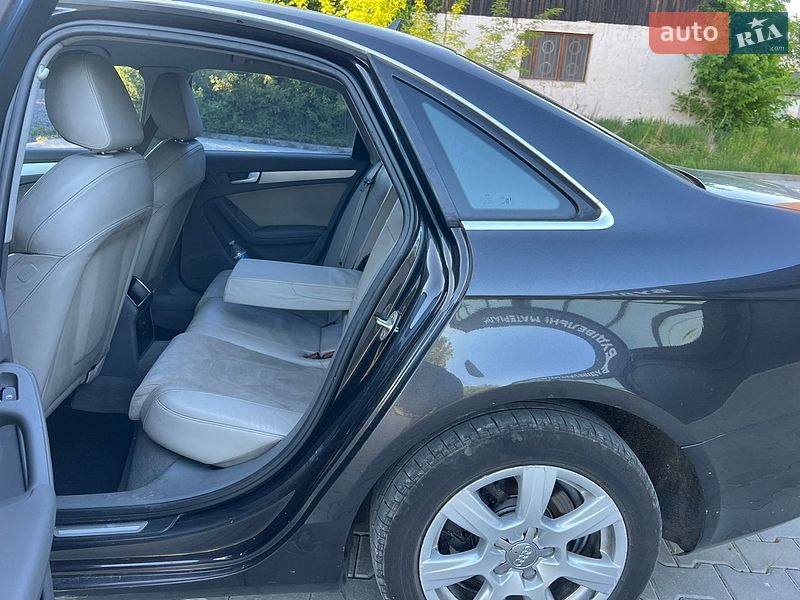Седан Audi A4 2011 в Сторожинці
