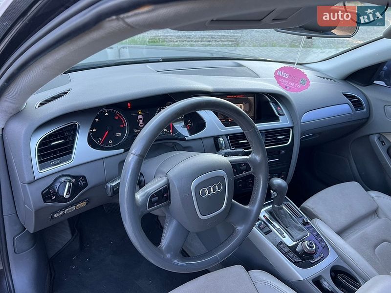 Седан Audi A4 2011 в Сторожинці